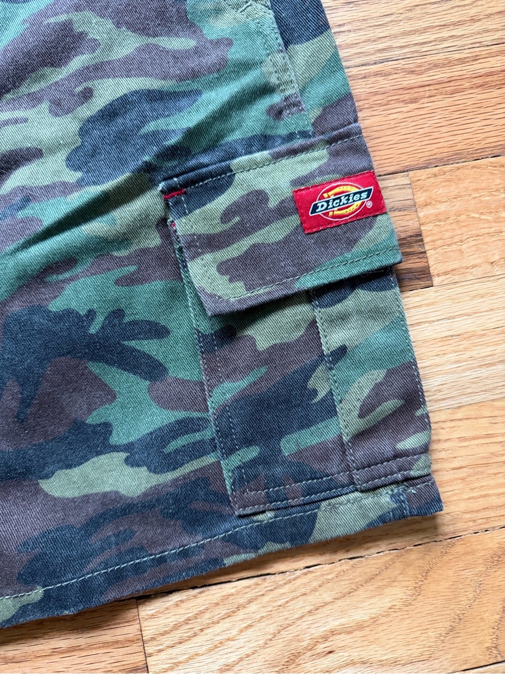 Dickies Womens Camo Cargo Skirt Size 9 (waist 31) - Picture 3 of 4